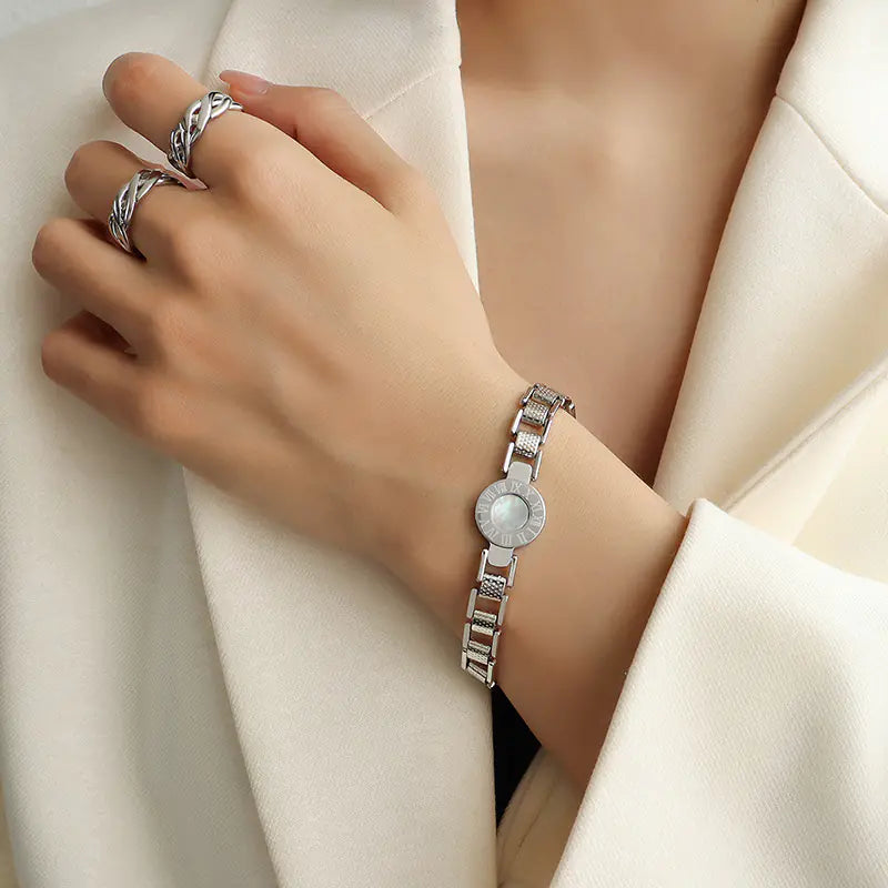Elegante Relojcon Números Romanos